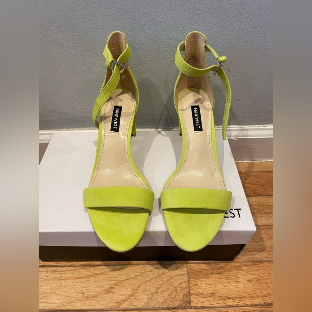Nine West Women's Pruce Ankle Strap Block Heel Sandals. Size 7M
BNIB